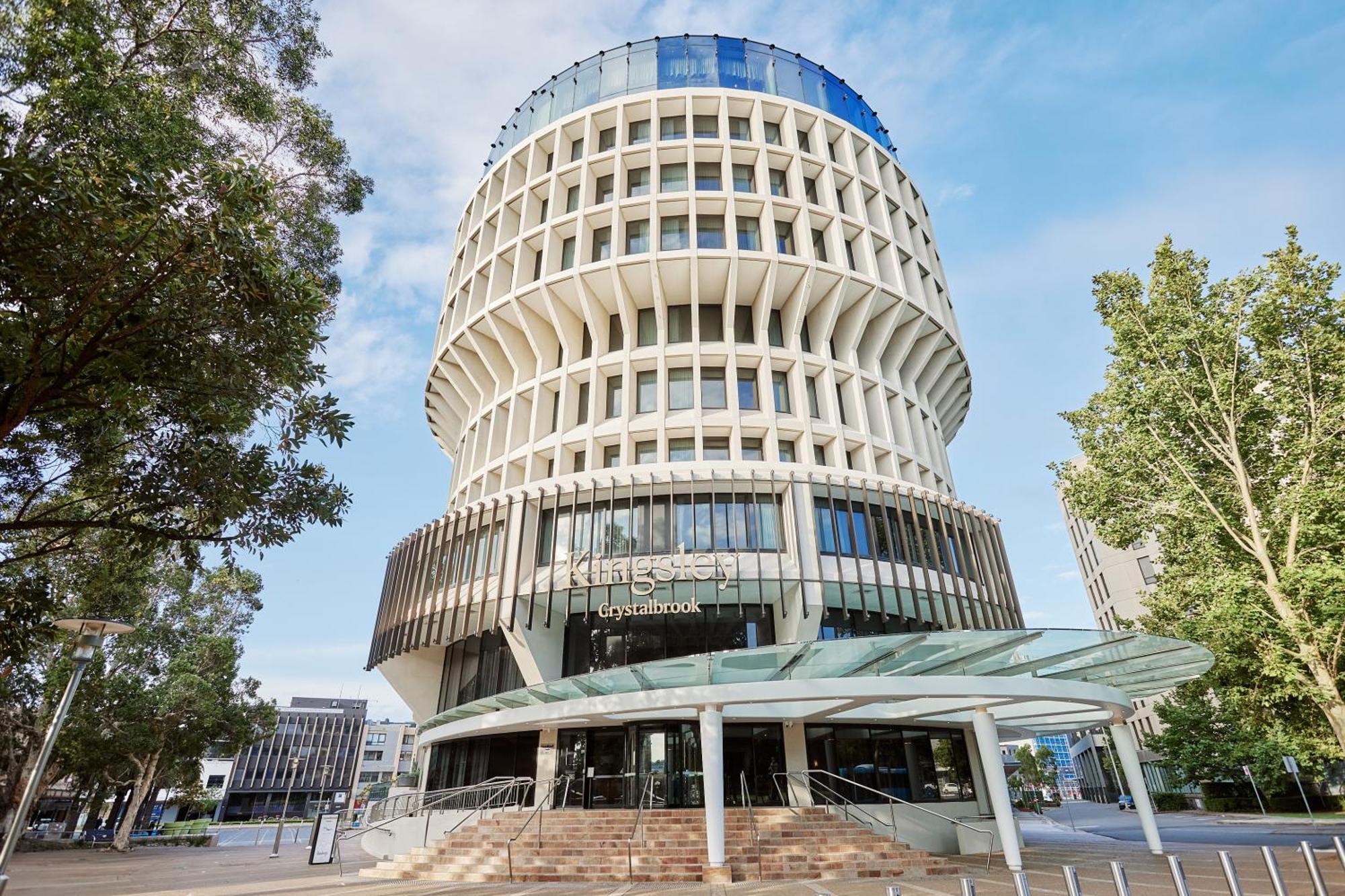 Crystalbrook Kingsley Otel Newcastle Dış mekan fotoğraf The Bob Hawke Building, the home of the University of Western Australia's Business School